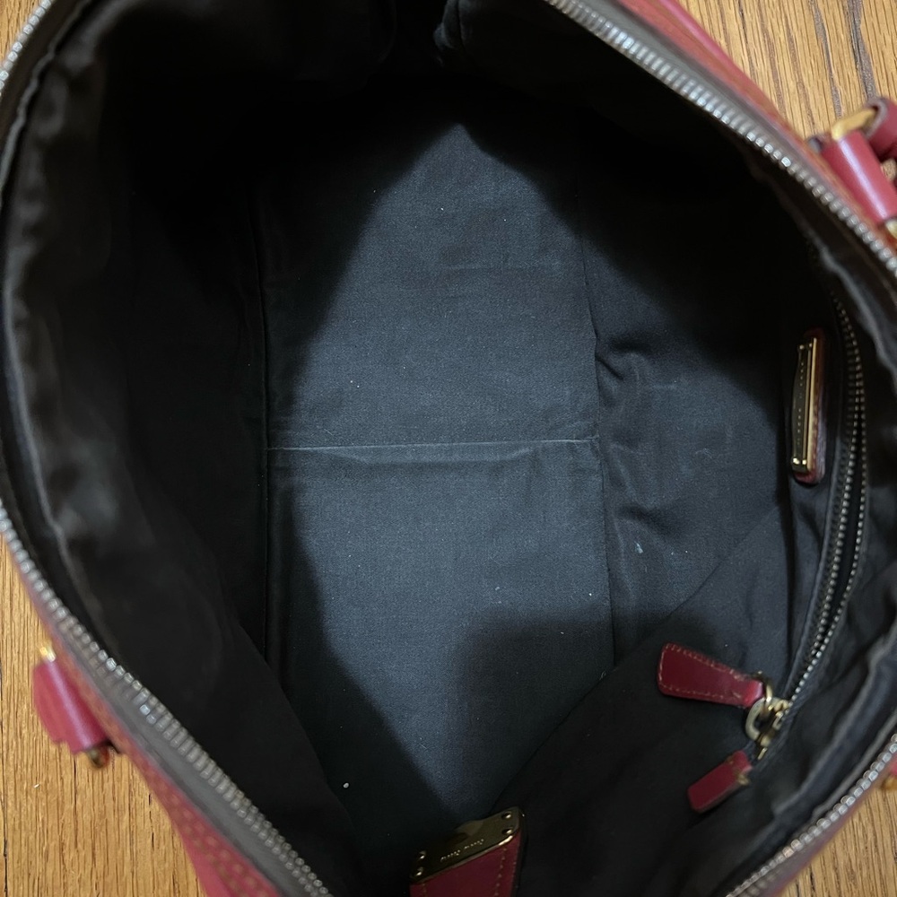 Miu Miu Red Leather Duffel Bag with Structured Design - Picture 13 of 13